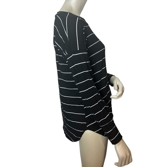 Jess LA Black and White Summer knit Top - Picture 5 of 9